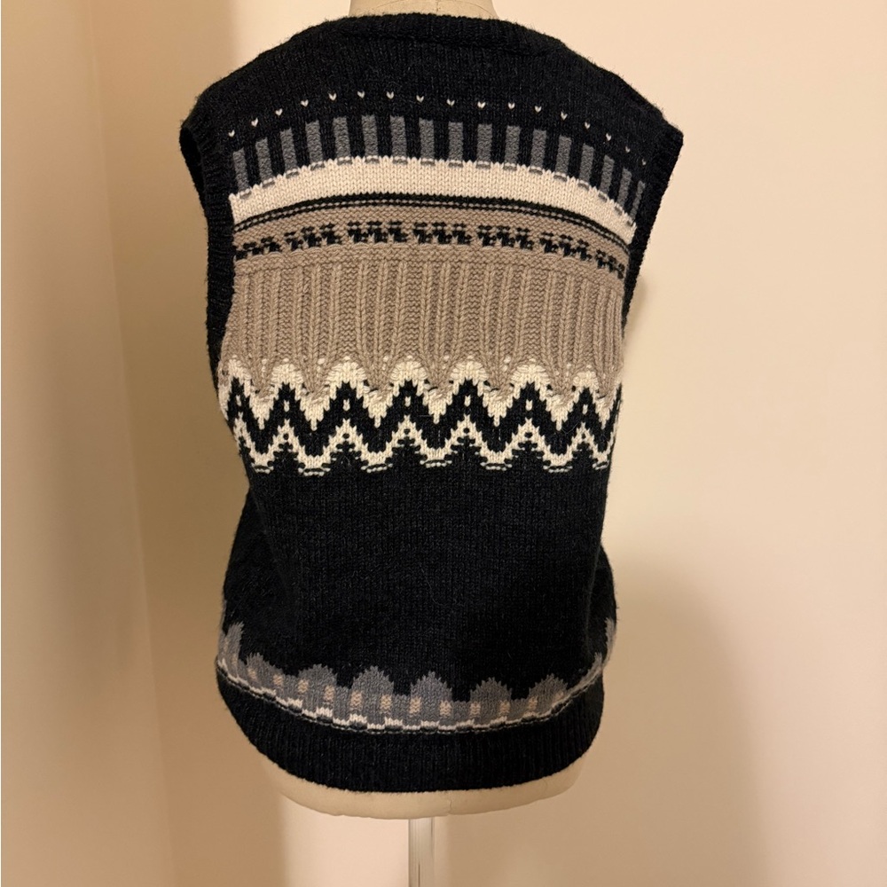 Heartloom Black and Cream V-Neck Sweater Vest - Picture 2 of 4